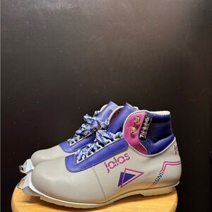 VINTAGE JALAS NWT Cross Country Ski Boots Size 42 SNS Thinsulate